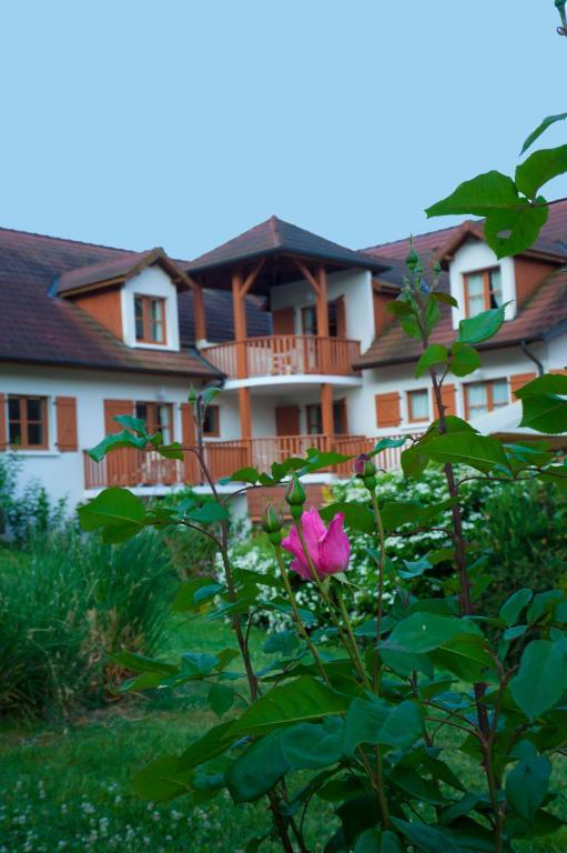 Hôtel les Bergeronnettes Champagneux Exterior foto